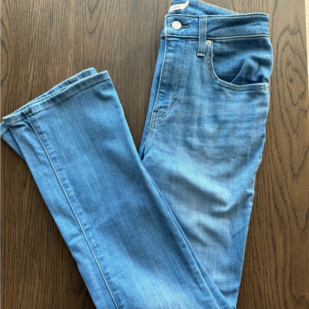 Levi’s Jeans Shapping High Rise Boot-Cut - Picture 2 of 5